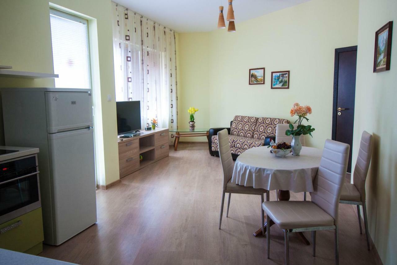 Apartcomplex Ritza 산콘스탄틴앤헬레나 외부 사진