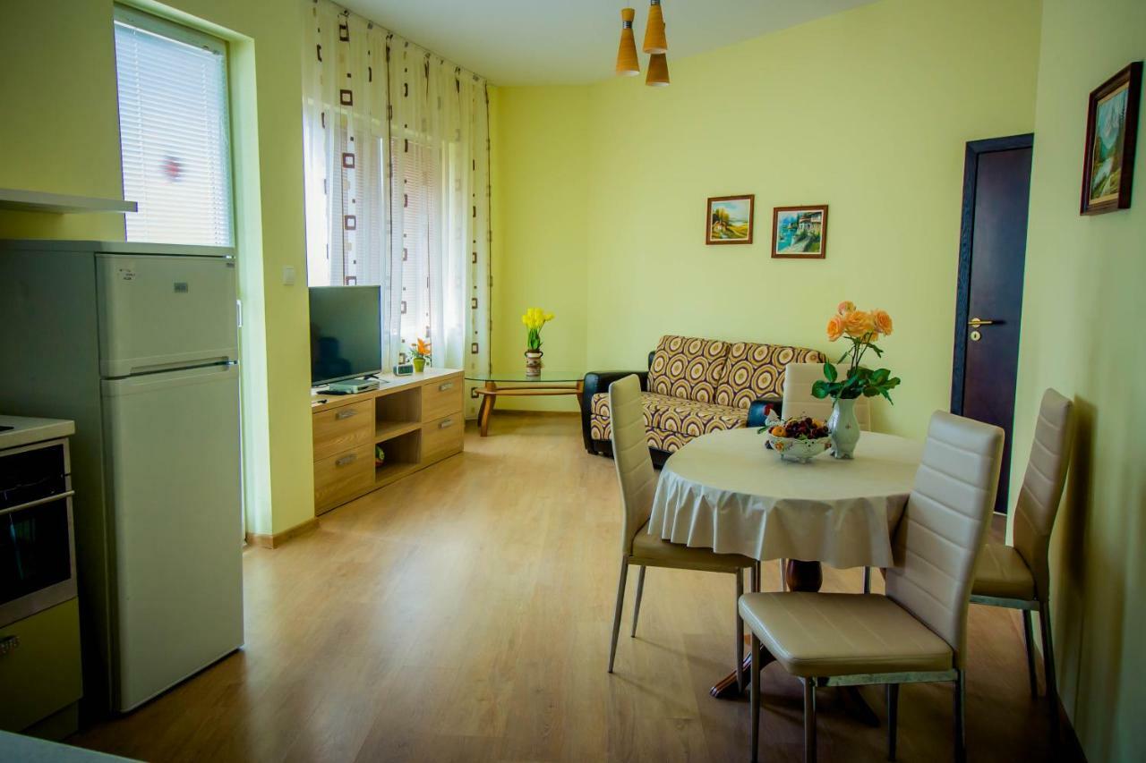 Apartcomplex Ritza 산콘스탄틴앤헬레나 외부 사진